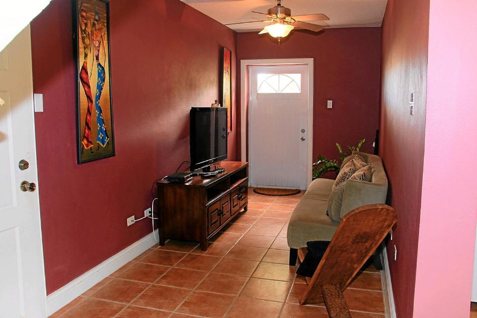 Cosynest Apartment บาสแตร์ ภายนอก รูปภาพ